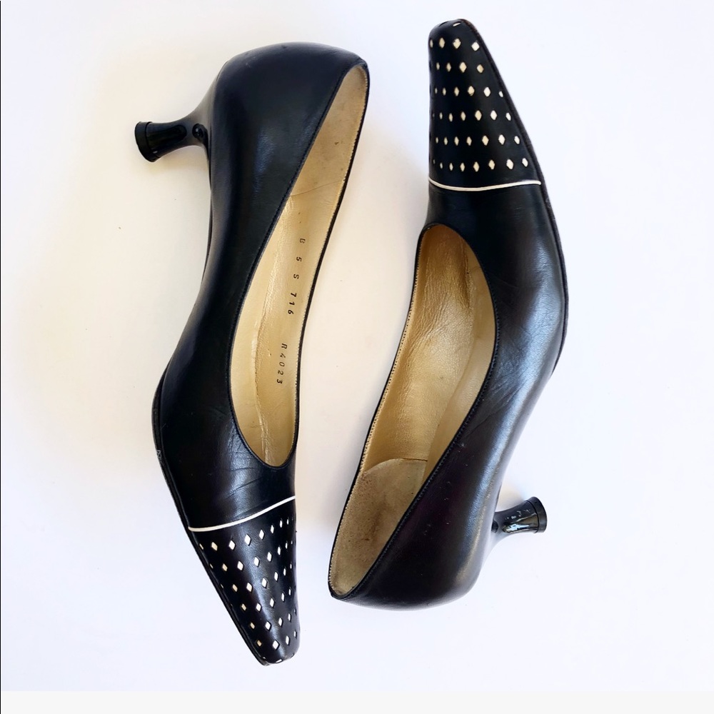 ST. JOHN Vintage Black 2 tone 2” Heels